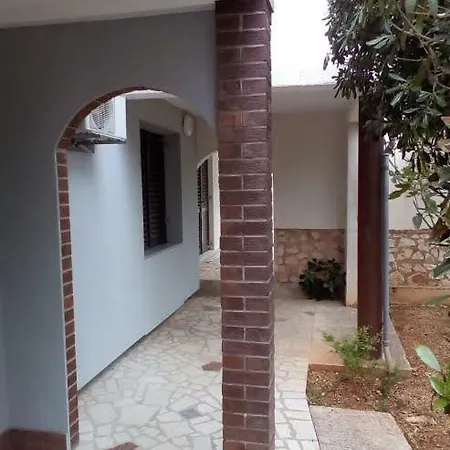 Apartman *